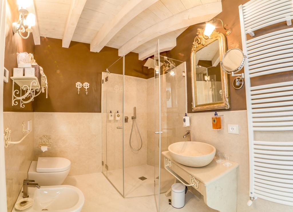 Maison Resola - Rooms & Breakfast Valeggio sul Mincio Phòng bức ảnh